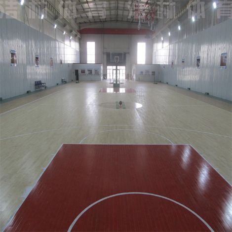 篮球场实木地板与复合地板的区别？    浩林体育(图1)